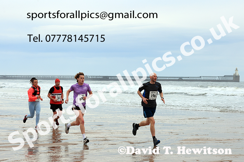 The 2024 Blyth Beach Run, Northumberland.   Photo: David T. Hewitson/Sports for All Pics